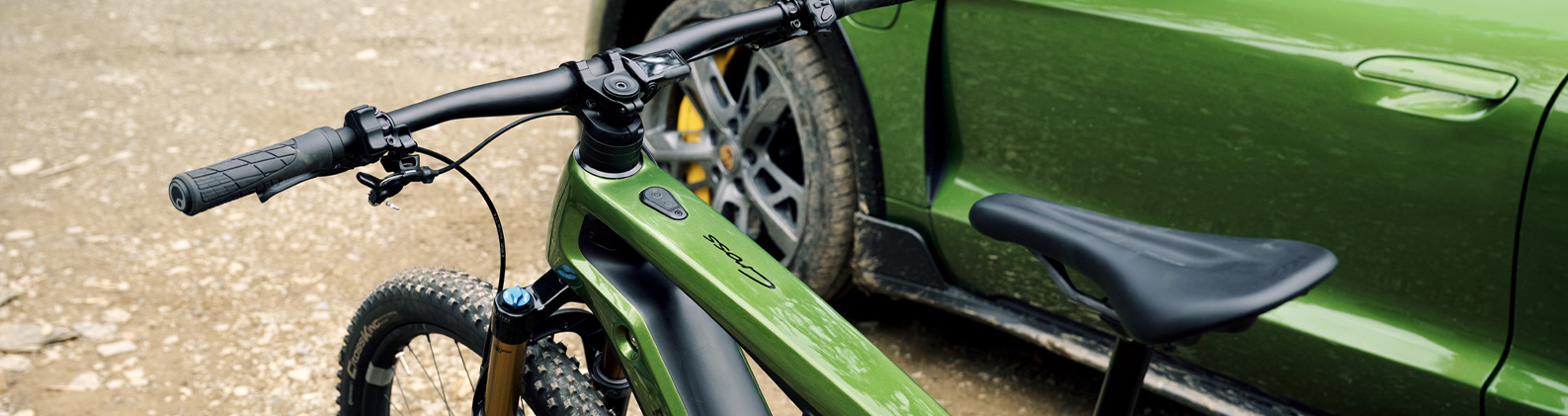 Detalle de bicicleta Porsche verde