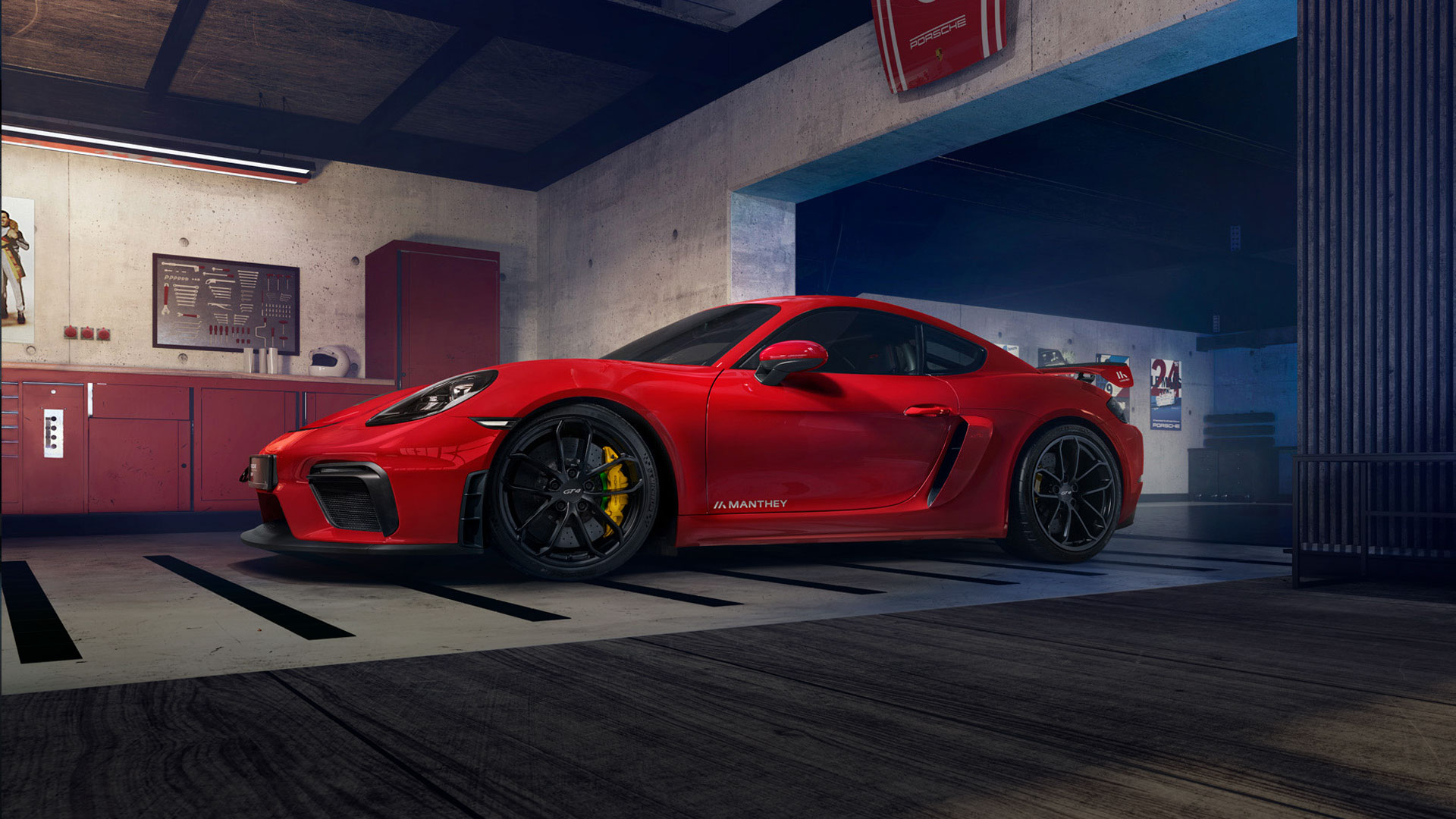 Porsche 718 Cayman GT4 con kit Manthey en garaje